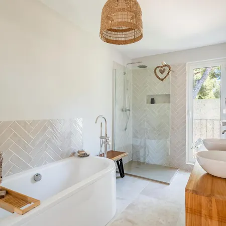 La Saltarelle à Cassis, Sur Les Hauteurs Moderne 750m Du Port Cassis